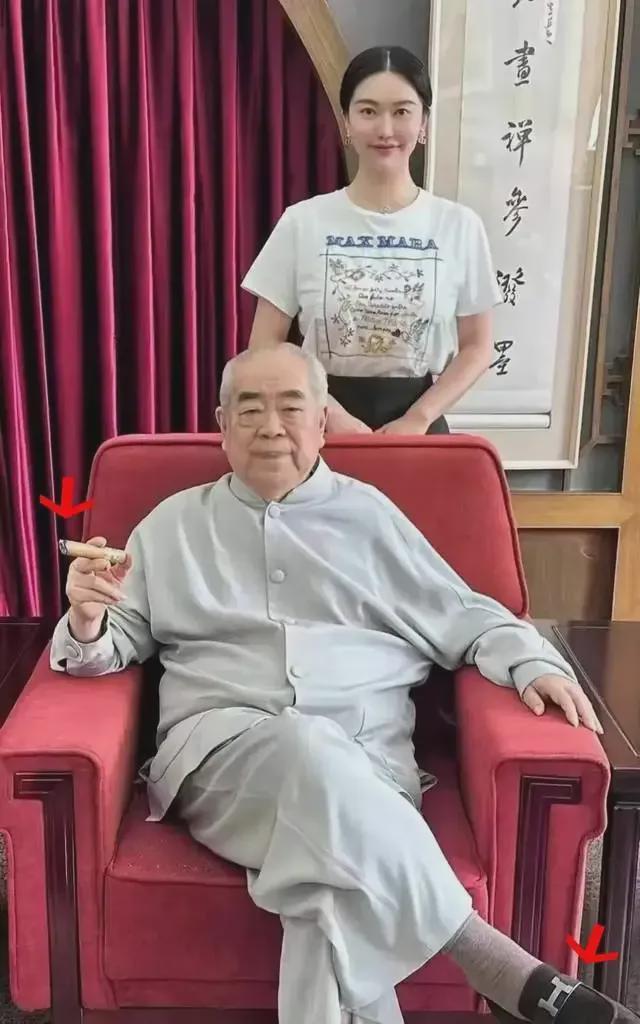 最新！范曾露面了！麻将胡了试玩模拟器(图1)