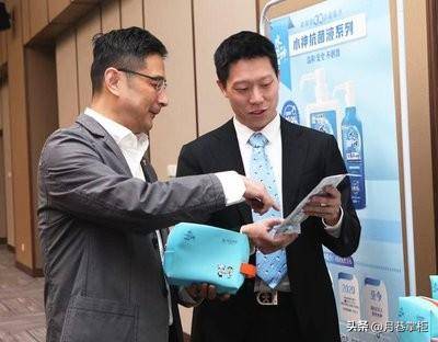 北京阅兵背后是两代人不变的爱国情怀！麻将胡了试玩模拟器旺旺二公子蔡旺庭飞(图4)